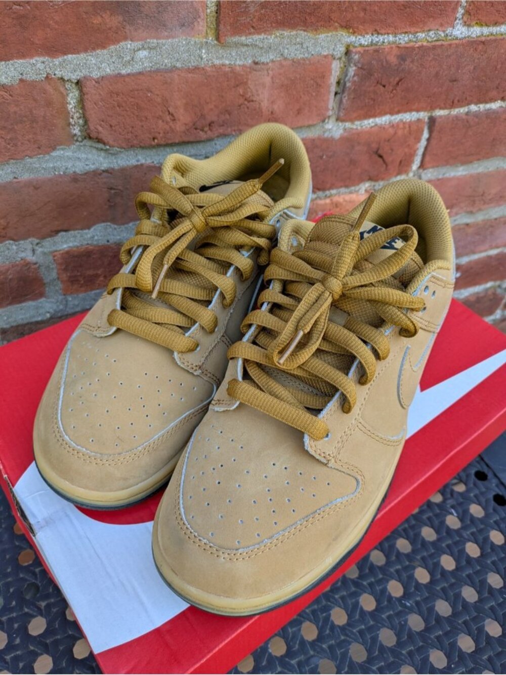 Nike Dunk Low Retro SE Wheat Color Men's 9.5 Sneakers - Picture 2 of 9